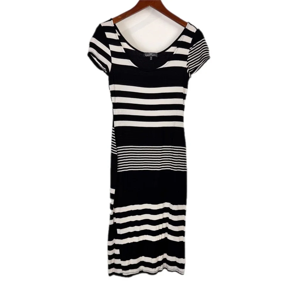 Almost Famous Striped Midi Dress Women M Black White Short Sleeve Bodycon Rayon